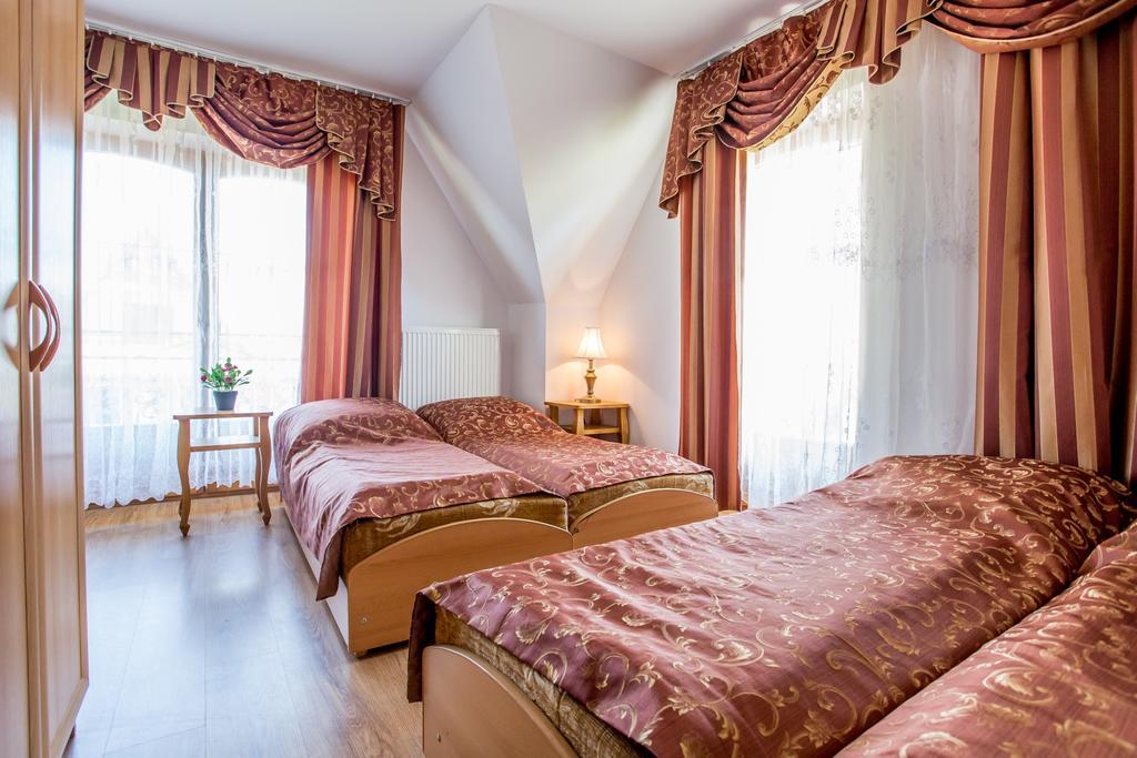 Hotel Pod Modrzewiami Zakopane Zimmer foto