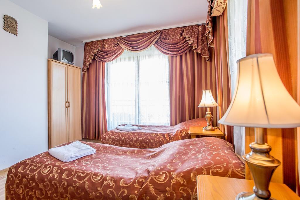 Hotel Pod Modrzewiami Zakopane Zimmer foto