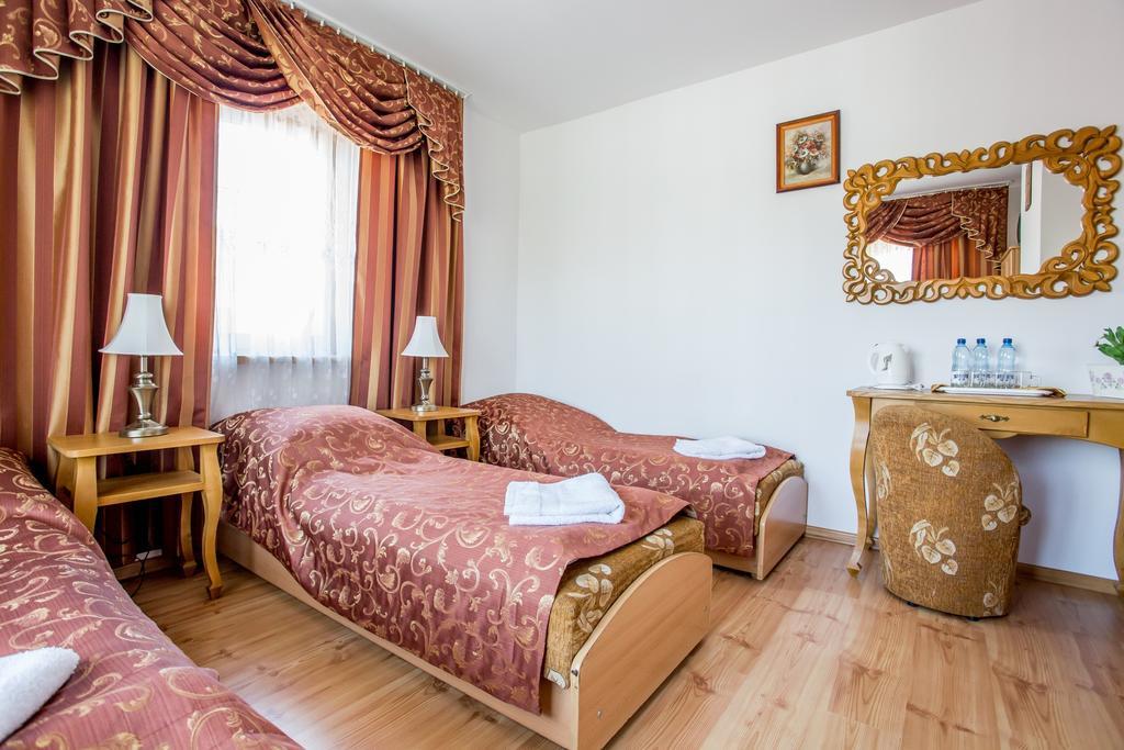 Hotel Pod Modrzewiami Zakopane Zimmer foto